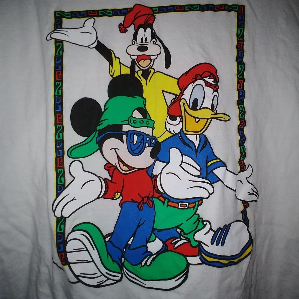Disney Group Tshirt - Picture 2 of 3